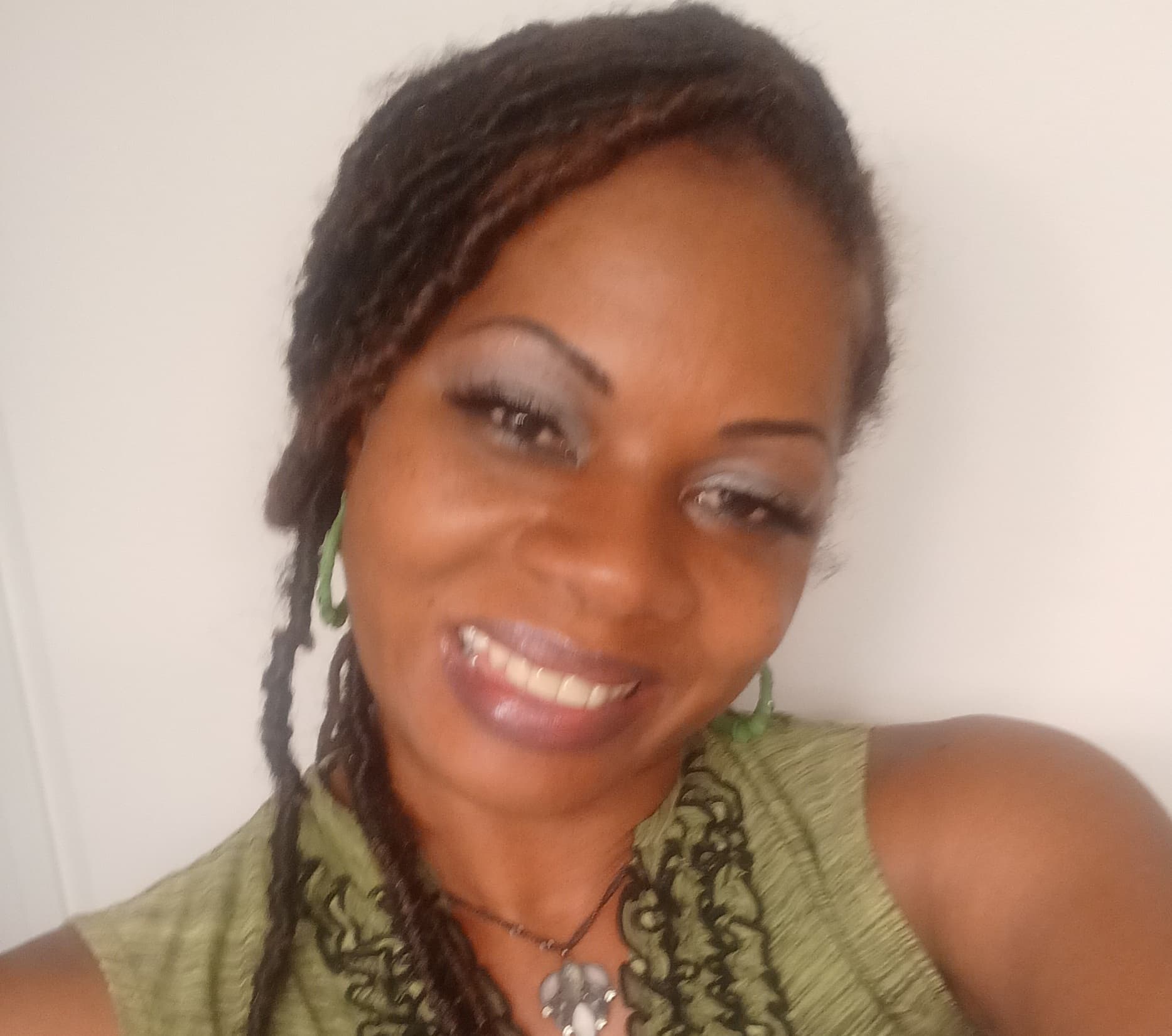 Single Woman Praying for affordable adoption, photo 1 of 2