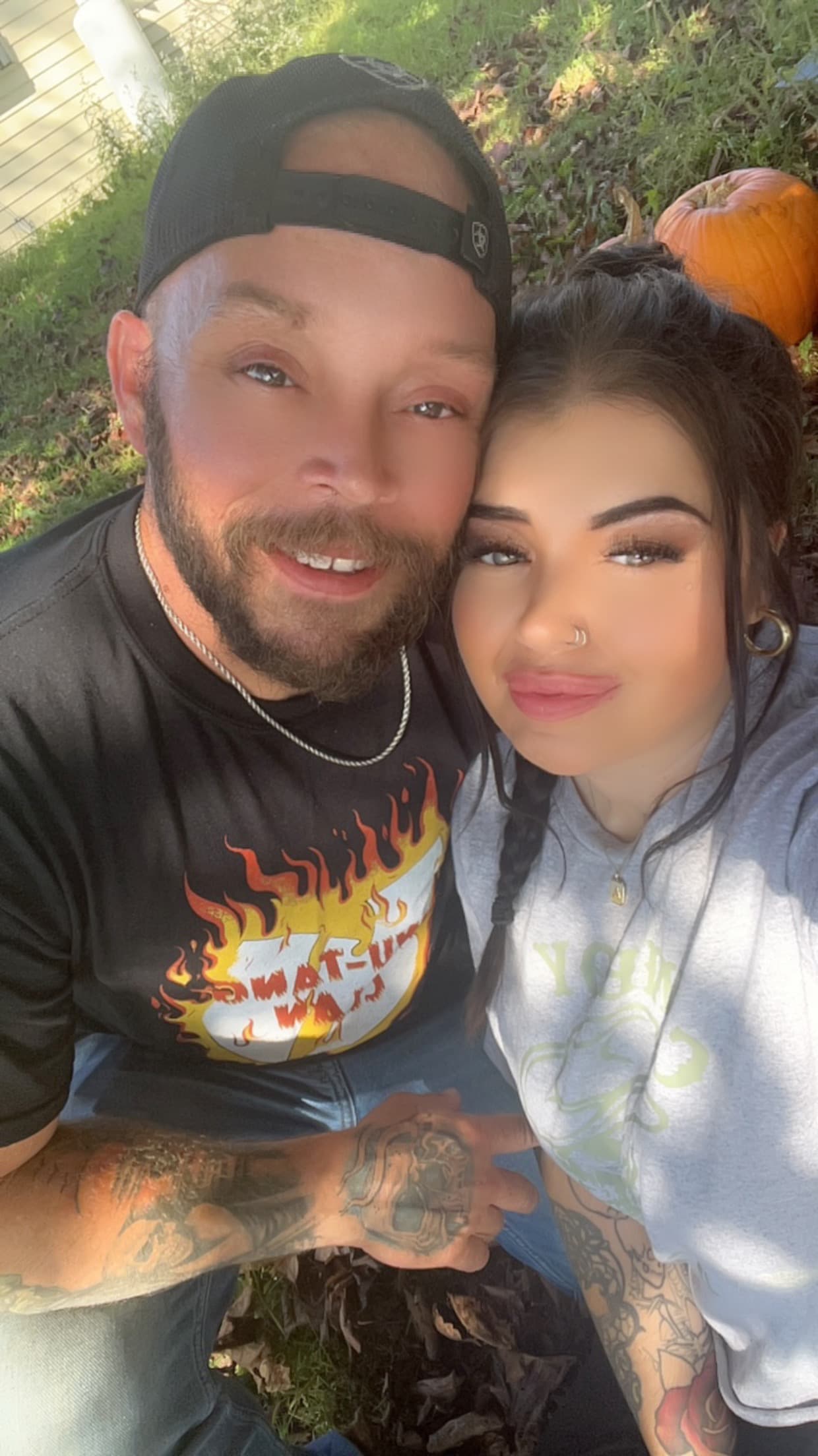 Loving couple in need of help, photo 1 of 1
